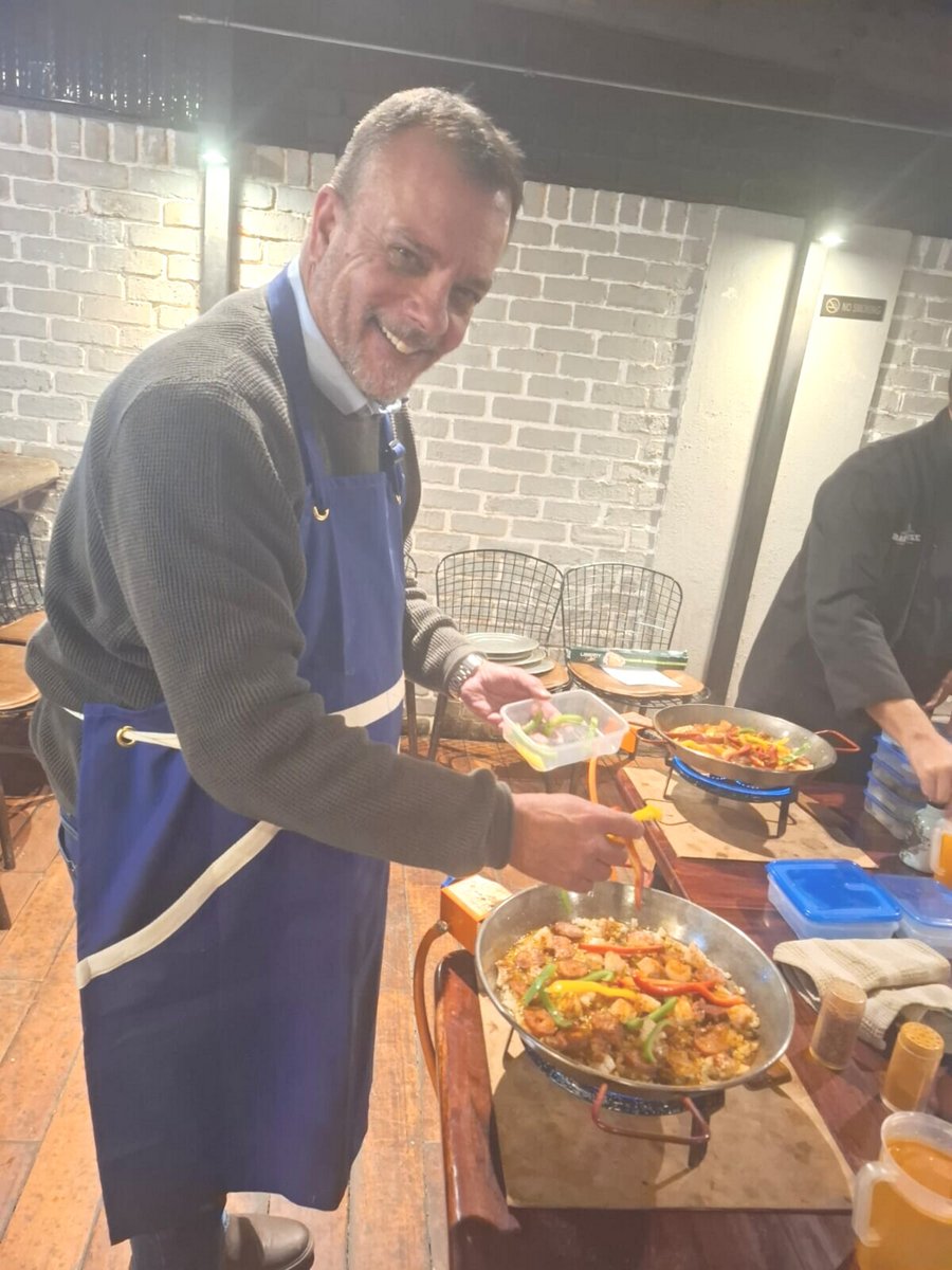 Bazaruto_GK's tweet image. Thank you to all the attendees for joining us for the PAELLA MASTER CLASS! What a feast it was. To be notified of the next class, please contact us on 082 7195170. Book now!
#Paellelovers #Learnhowtocook #PaellaMasterClass