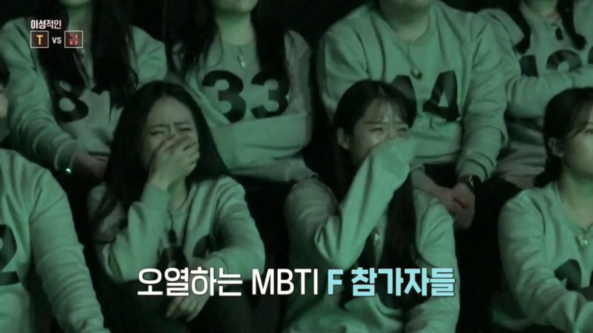 #올여름도_밀수있어
큰 스크린으로 다시 밀수를 만날 수 있어 진심으로 행복했습니다!! 역시 군천이 제 퍼컬에 맞습니다 다시는 군천을 떠나지 않겠다는 피의 맹세😭 스크린 속 엔딩크레딧을 다시 보니 너무 울컥했어요 영원히 잊지 않겠습니다 주단 평생 깔고 살겠습니다ㅠㅠ