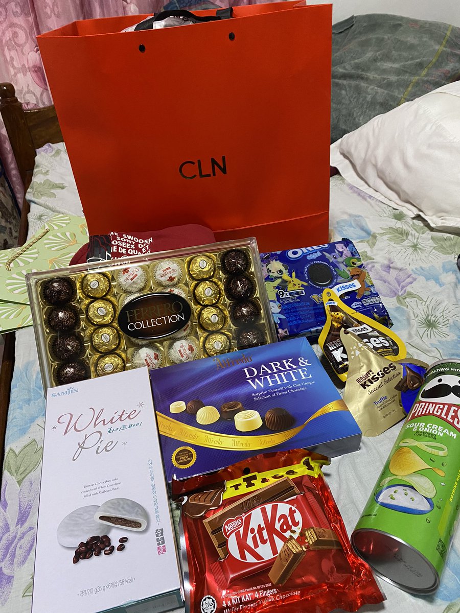 hellonhix's tweet photo. Thank you for spoiling me always kuya kester 🫶🏻💖 https://t.co/U18M3vMvEN