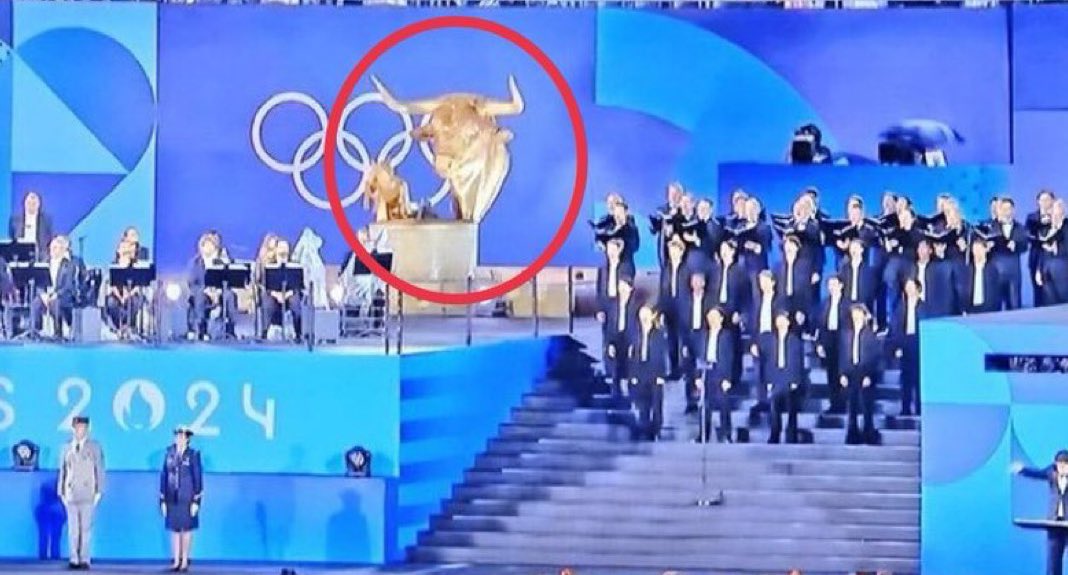 watdkw_'s tweet image. الكاتبة سعدية مفرح : 
عجل السامري، والعشاء الأخير وتجسيد ساخر ومهين للسيد المسيح عليه السلام وفق رؤيتهم.. بالإضافة إلى الاحتفاء بمظاهر الشذوذ بكل أنواعه.. ويأتي من يقول لك أبعدوا الرياضة عن الدين والسياسة وأن الألعاب الأولمبية رسالة أخلاقية! 
#نرفض_شذوذ_الاولمبياد 
#OlympicGames