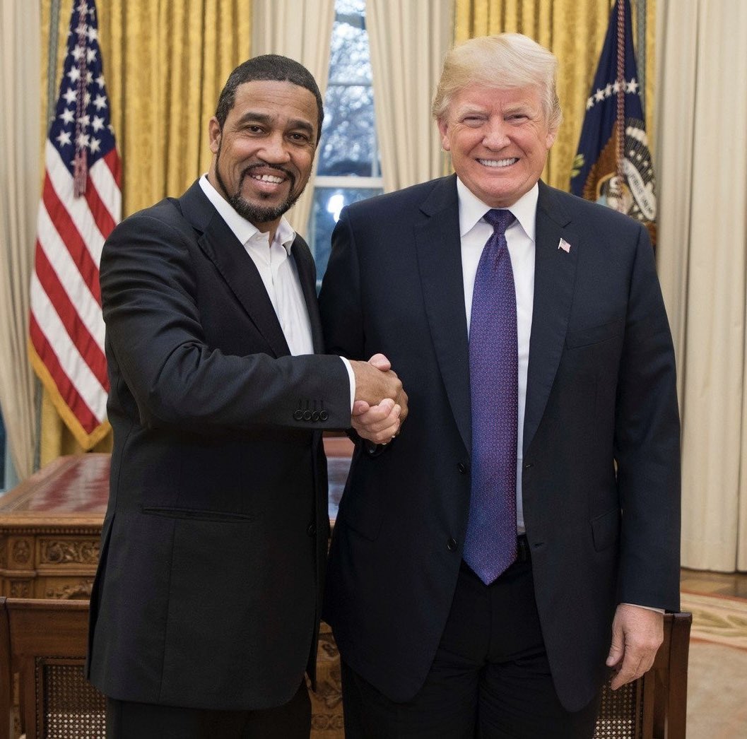 🚨UPDATE: The response has been so incredible, we’re bringing ALL Black voters for Trump together. 

Longtime Trump supporter <a href="/PastorDScott/">Dr.Darrell Scott</a> will join the call! 

Spread the word + Retweet 

Register Now: rb.gy/rv058t

Let’s go! ✊🏾 #Trump2024