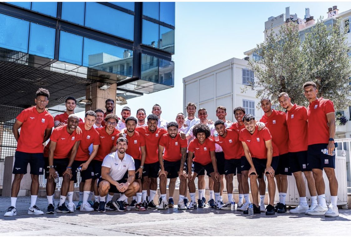 EL PARTIDO DE HOY SE PERDIO, PERO:

✅️ Mostraron muchísima garra

✅️Estuvieron ordenados tácticamente 

✅️Marcaron gol a España 

Estamos más que orgullosos de todos ustedes y agradecidos de por vida 💛. GRACIAS CHICOS por esta alegría. QUE VIVA 🇩🇴 💪
