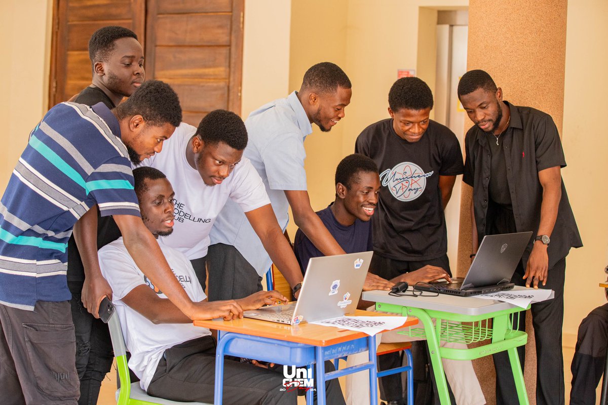 Cheesa_knust19's tweet image. Presentation from modeling club📰