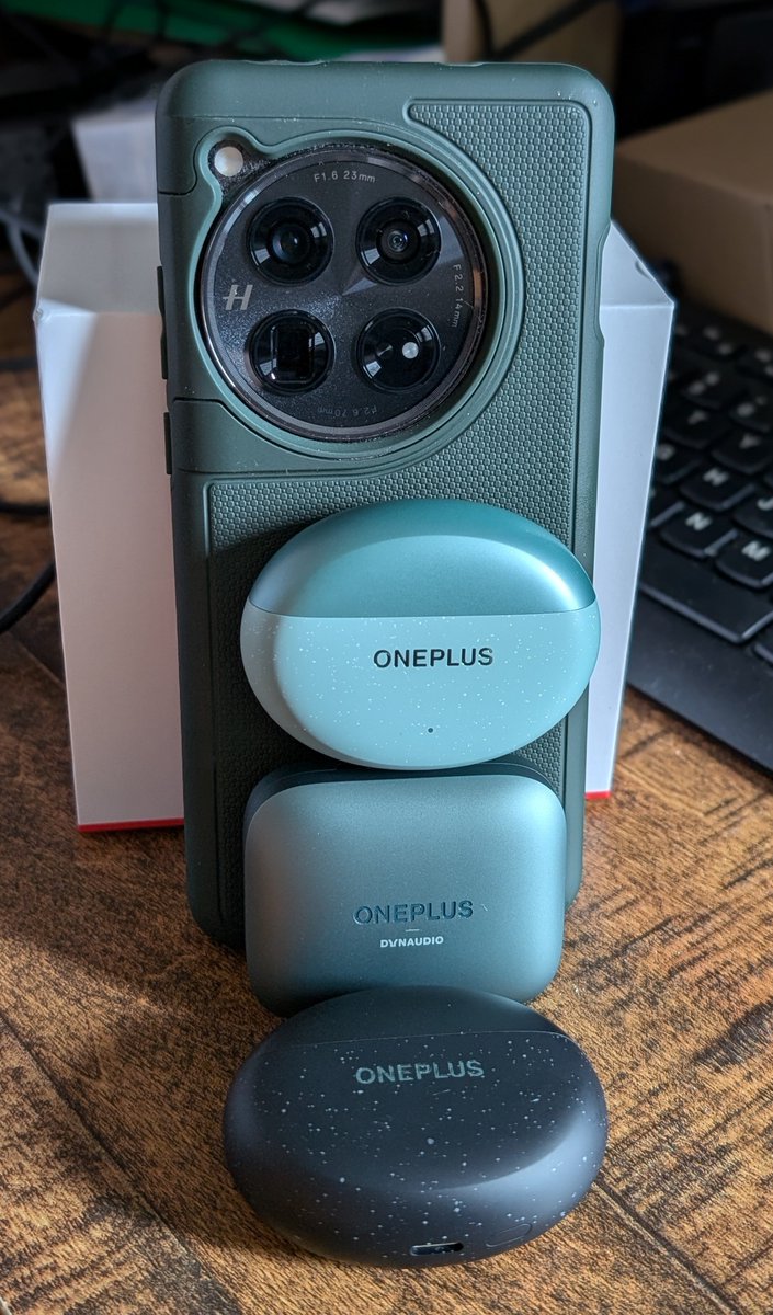 Orange_Scooter's tweet image. One cannot simply have only one pair of buds 😂

#OnePlusNordBuds3Pro
#OnePlusBudsPro2