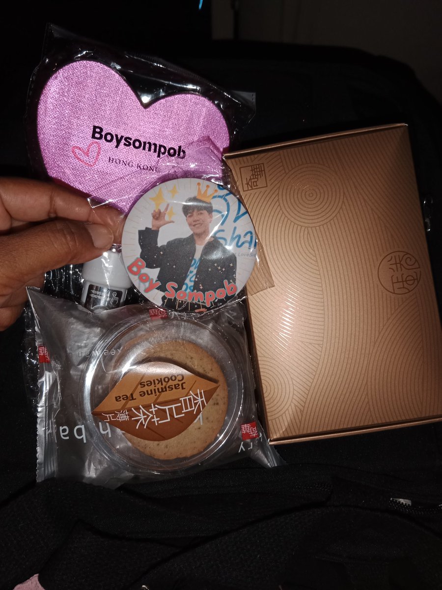 Boysompob_Fc's tweet photo. Thank you Hong Kong fans.
@boysompob_hk
#BoySompobFirstLiveInBKK 
#BoySompob
#บอยสมภพ https://t.co/m5WiUonMEX