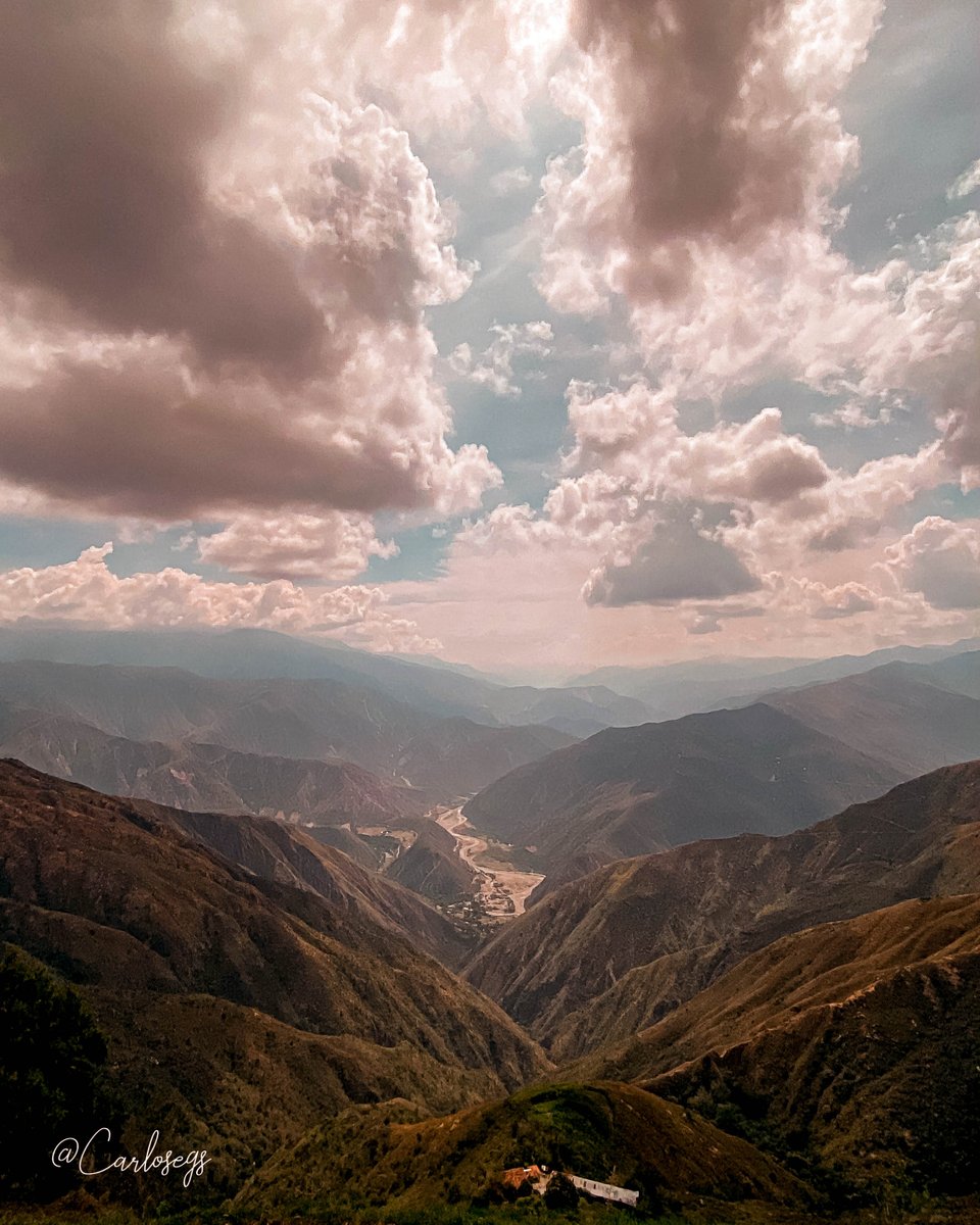carlosegs's tweet photo. Cañón del Chicamocha, Santander https://t.co/13nSN0UMlG