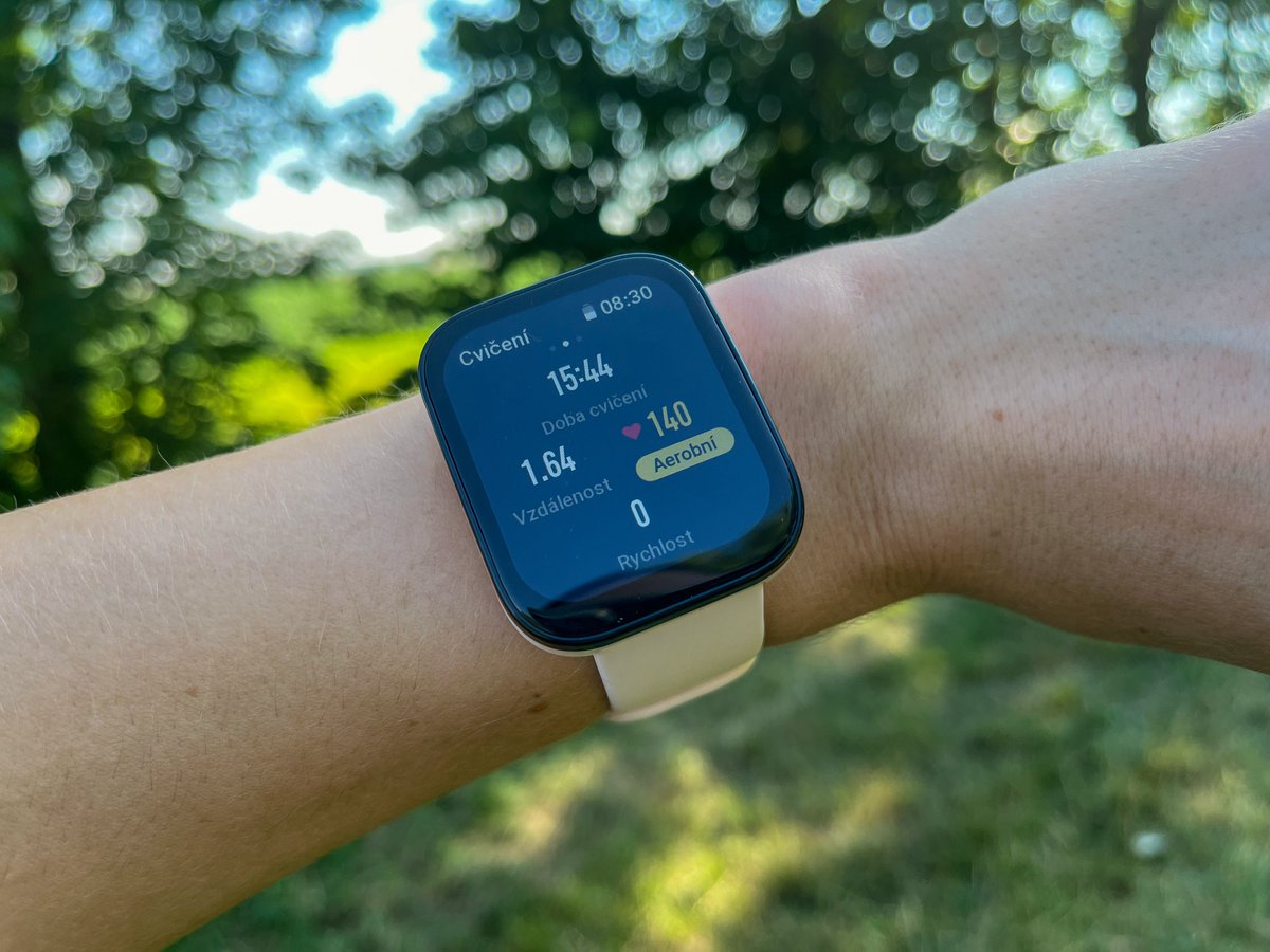 ITmixCZ's tweet photo. Amazfit Bip 5 ⌚ jsou cenově dostupné chytré hodinky s nízkou hmotností a pestrou nabídkou funkcí. 

Nabízejí 
🤙 telefonování
👇 GPS
💪 monitorovat více než 120 sportovních aktivit

Více naleznete v naší recenzi 👉 
https://t.co/iQJBB08M8W https://t.co/GFULXCfBNn