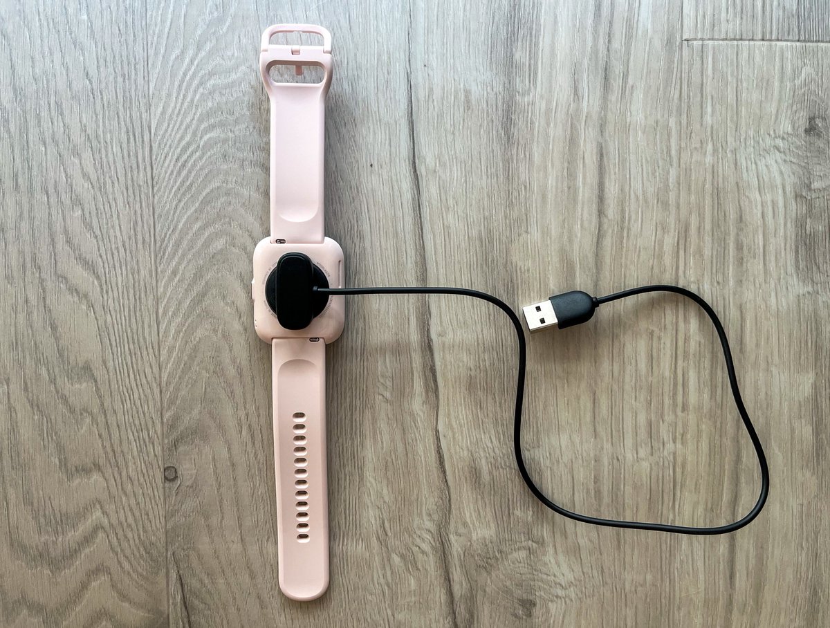 ITmixCZ's tweet photo. Amazfit Bip 5 ⌚ jsou cenově dostupné chytré hodinky s nízkou hmotností a pestrou nabídkou funkcí. 

Nabízejí 
🤙 telefonování
👇 GPS
💪 monitorovat více než 120 sportovních aktivit

Více naleznete v naší recenzi 👉 
https://t.co/iQJBB08M8W https://t.co/GFULXCfBNn