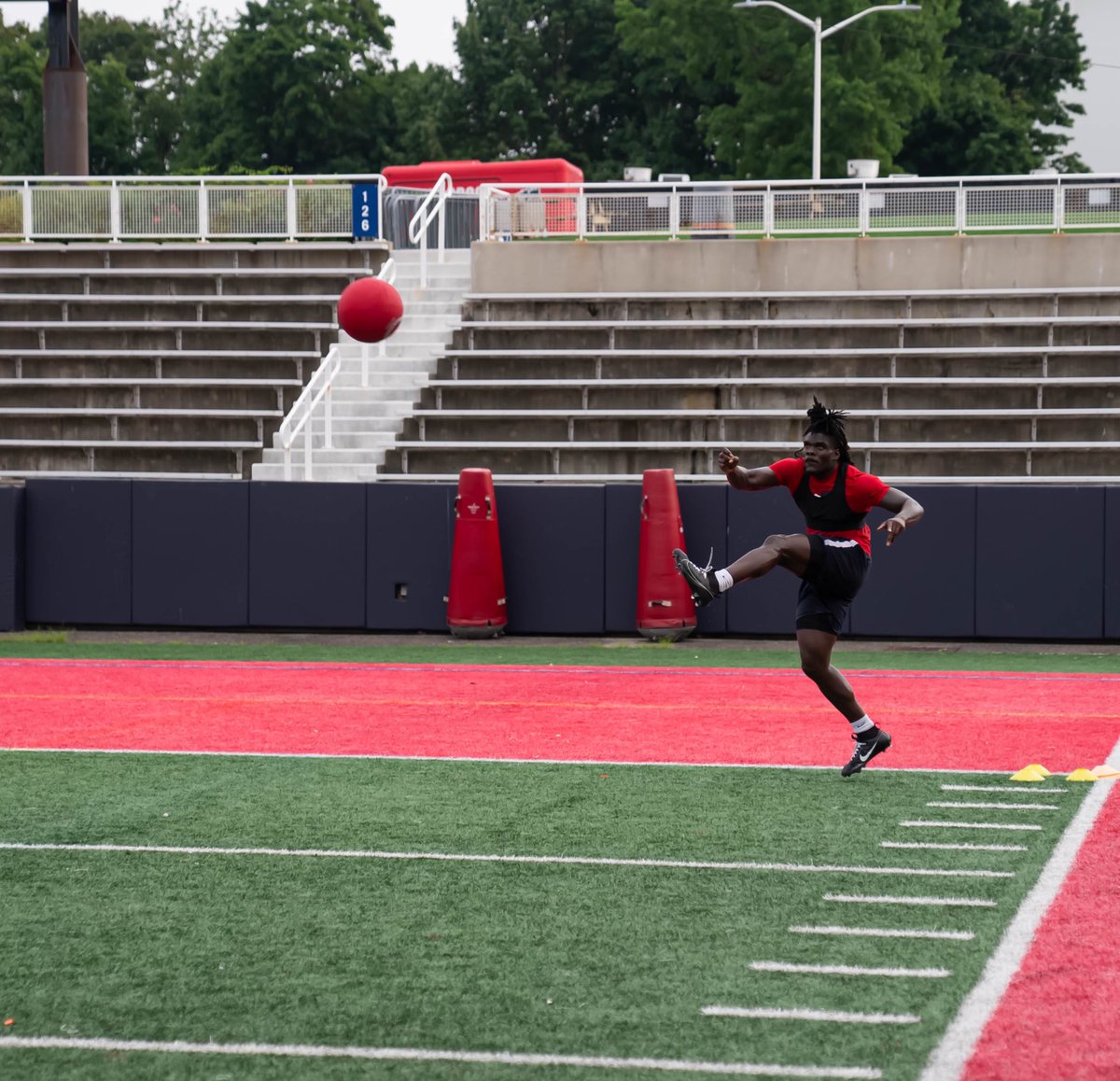 Saturday Kickball at LaValle 👟

🌊🐺 x #As1