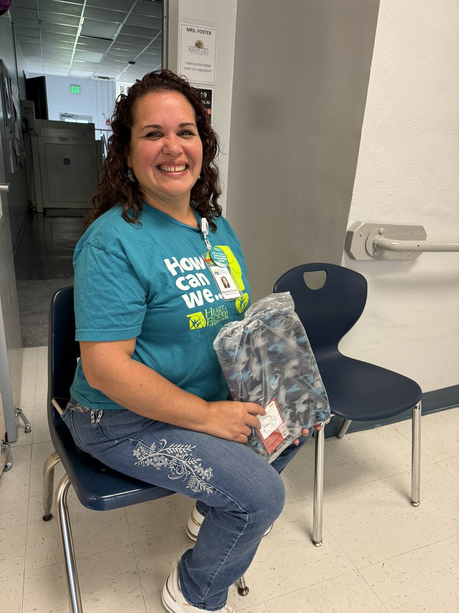 Carmella Samler (@carmella_samler) on Twitter photo The Community Foundation of Ocala/Marion County and its sponsors made it possible to give out backpacks and school supplies to hundreds of students from the Dunnellon community! <a href="/DMSTIGERTWEETS/">Dunnellon Middle School</a> <a href="/ShamekaMurphy1/">Shameka Murphy</a> <a href="/colbertm/">Michelle Colbert</a> The Community Foundation of Ocala/Marion County and its sponsors made it possible to give out backpacks and school supplies to hundreds of students from the Dunnellon community! <a href="/DMSTIGERTWEETS/">Dunnellon Middle School</a> <a href="/ShamekaMurphy1/">Shameka Murphy</a> <a href="/colbertm/">Michelle Colbert</a>
