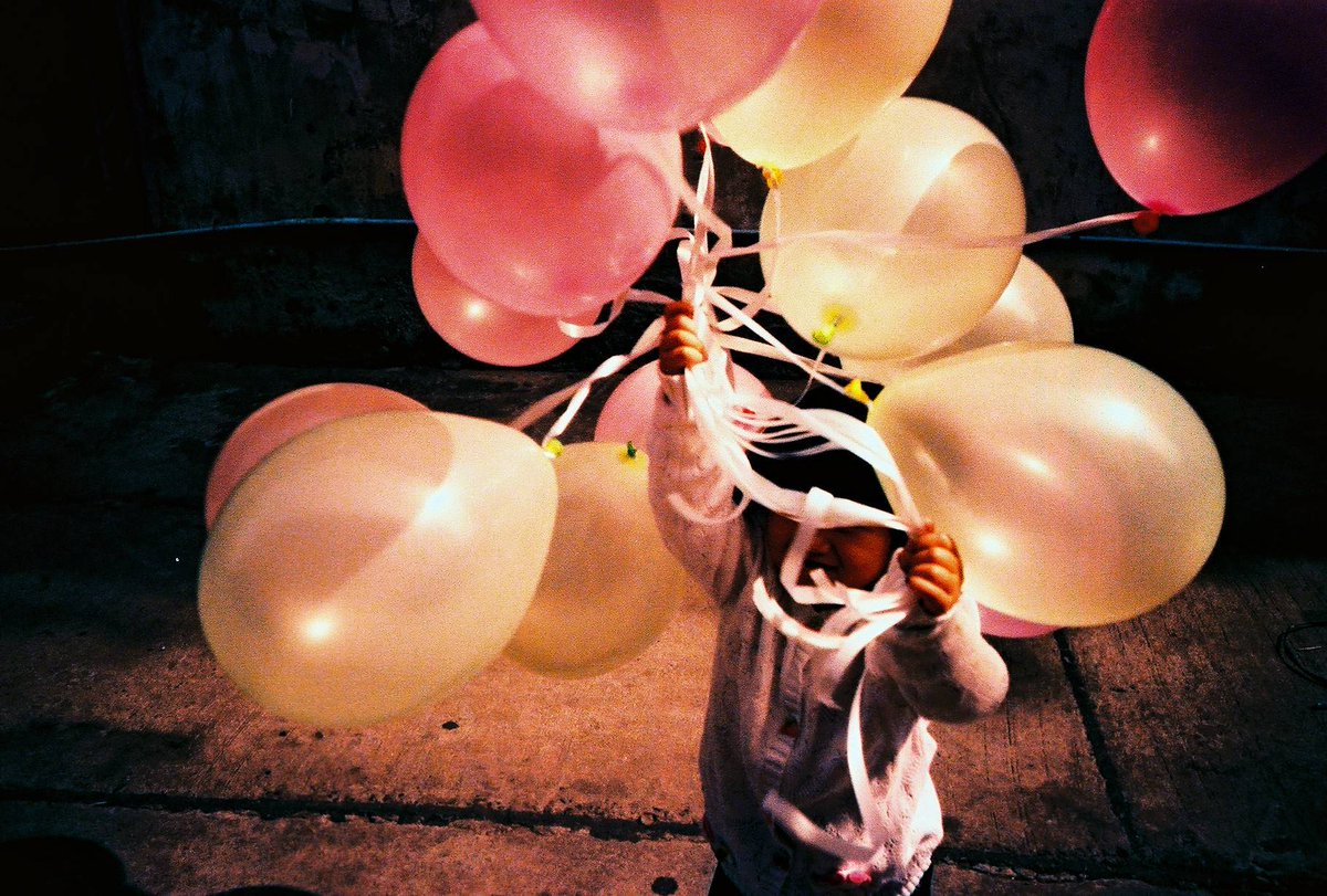 fe_mi_nine's tweet photo. Love is in the Air 🎈~
#iusefilm #crossprocess
📷 Tungsten 64 https://t.co/QMx5gWBIeI