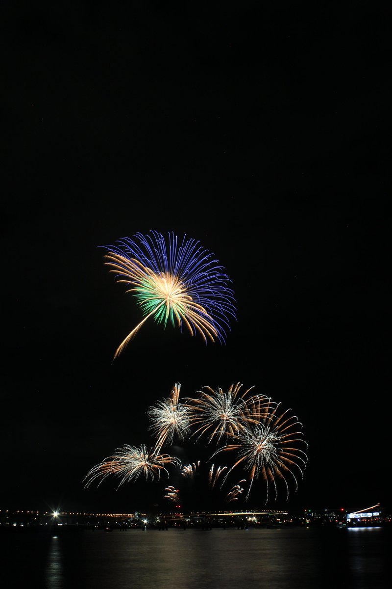 knmt_tsune's tweet photo. ようやく落とせた...
今日の花火 https://t.co/aBUYTqLuEQ