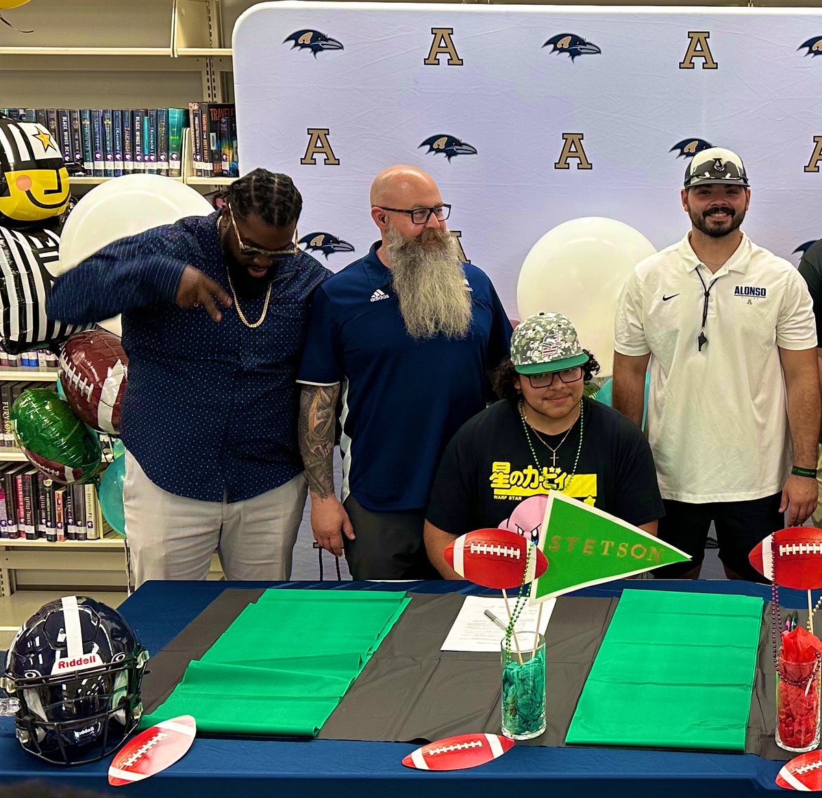 7BigCris0's tweet photo. D1 Status Loading…
🏋🏽‍♂️📚🏈🤠
@StetsonFootball https://t.co/hAgcFnu1z7