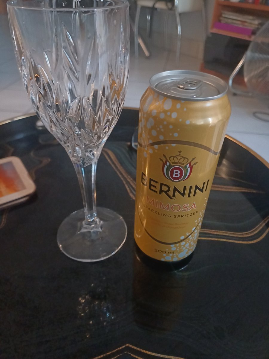 nokie555's tweet image. After a long day of errands, I&apos;m trying this because #theinternetmademedoit  🥂