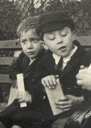 blandaj5's tweet photo. Brothers in The Bronx Zoo https://t.co/Hzoh0hspXK