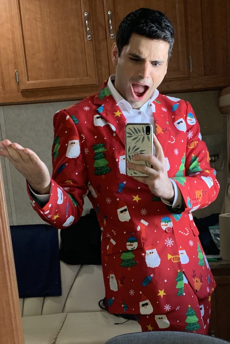 If you want to watch me get sassy for Christmas July ! 
Tune in!
