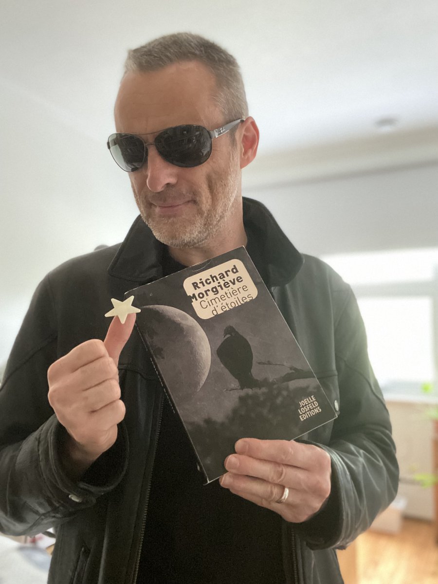 René Cochaux (@renecochaux) on Twitter photo 🎙 Aussi au programme du <a href="/cochaux_show/">Cochaux show</a> cette semaine.
🕵<a href="/Richard291/">Richard Migneault</a> commente le roman Les parias de Arnaldur Indridason publié chez Métaillé noir.
🪦 <a href="/StephaneLedien/">Stéphane Ledien</a> parle du roman Cimetière d’étoiles de Richard Morgiève paru aux Éditions Joëlle Losfeld. 🎙 Aussi au programme du <a href="/cochaux_show/">Cochaux show</a> cette semaine.
🕵<a href="/Richard291/">Richard Migneault</a> commente le roman Les parias de Arnaldur Indridason publié chez Métaillé noir.
🪦 <a href="/StephaneLedien/">Stéphane Ledien</a> parle du roman Cimetière d’étoiles de Richard Morgiève paru aux Éditions Joëlle Losfeld.