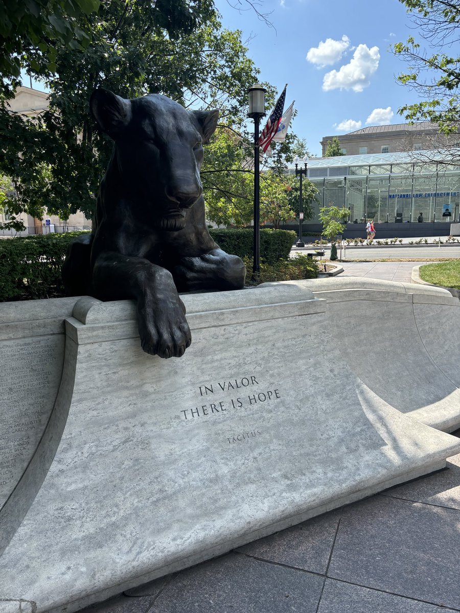 Rep_Wilburn's tweet image. Spending some time this morning at our Nation’s Law Enforcement Memorial. 

I am grateful that one of our @IMPDnews officer’s was able to wake up to see another day after a night of violence.

#ChoosePeace #PeaceOfficer #NotToday