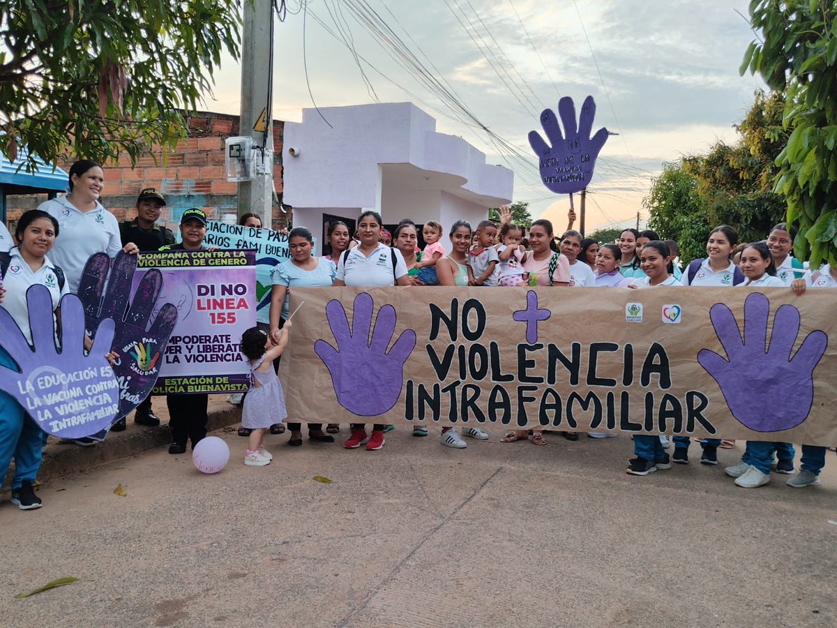 PoliciaDECOR's tweet photo. 📍#Buenavista | En el marco de la 'Semana de la Tolerancia', nuestro Grupo de Policía Comunitaria, con apoyo de la administración municipal, y la Asociación de Hogares Comunitarios FAMI, realiza actividades para prevenir la violencia intrafamiliar y basada en género. #Línea123 https://t.co/G5l3EjcdIe