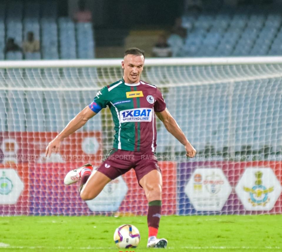 RealSayanBiswas's tweet photo. How badly we missed @RoyBastab Da! Didn’t we? 🥹

@tomaldred_20 ‘s dedication is on another level man 🔥 Thank you Captain Tommy ❤️

Suhail Bhat proves himself again 🫡

Our 2024-25 season starts with a win. Now hope for the best and focus on our next match. Joy Mohun Bagan! 💚♥️ https://t.co/OgRsc2iUAa