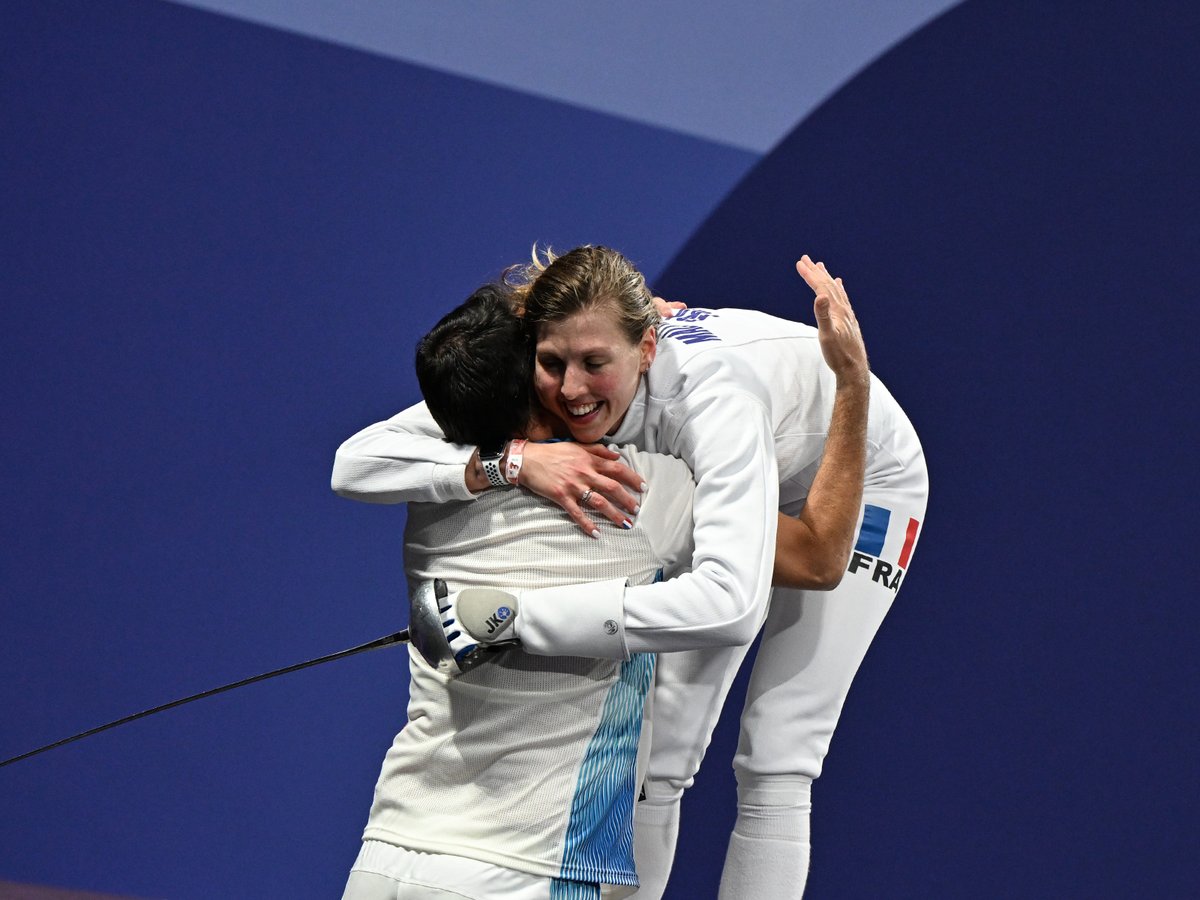 FIE_fencing's tweet photo. Paris2024 Day1 - Women's individual epee T8.

Auriane MALLO-BRETON 15-10 Vlada KHARKOVA

Stay tuned: https://t.co/WQ2heu1Sra 
#fencing #OlympicGames #Olympics #Paris2024
📸©FIE 2024/Augusto Bizzi/Eva Pavia https://t.co/kWhDLD4zA2