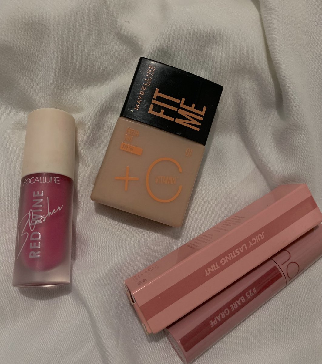 bbhaerih's tweet photo. wts lfs ph 

Maybelline fresh skin tint shade #01
• 50% used
 ₱89

Rom&amp;nd Juicy lasting tint bare grape
• barely used, just bought it during june sale
₱189

Focallure Liquid Blush #04 Pink Lady 
• used five times only 
₱49 

# make up makeup skintint romand kbeauty lippies https://t.co/ejesxLcNlE