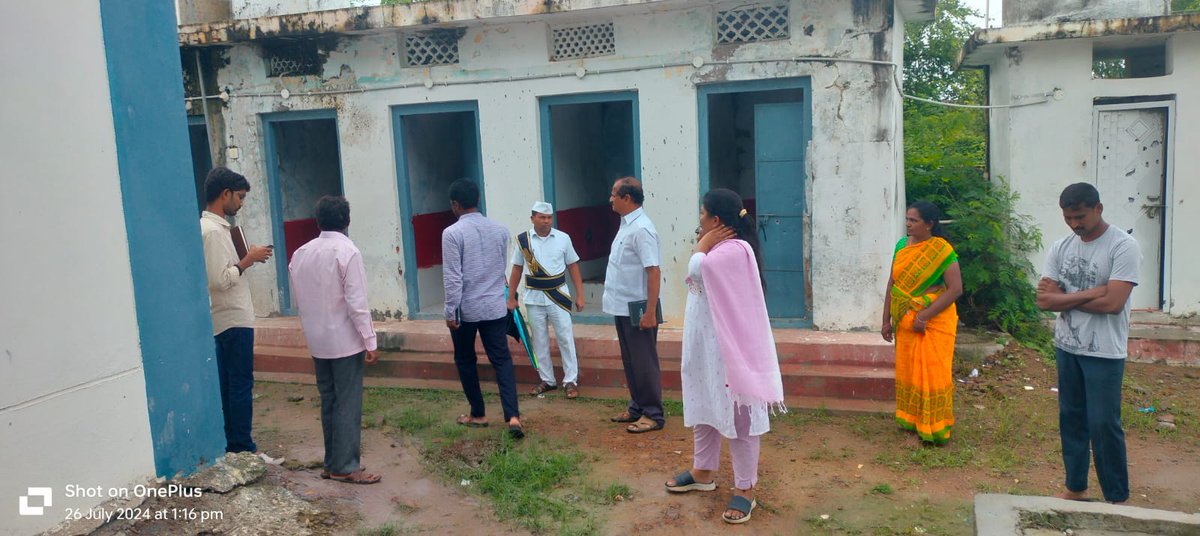 aclbmulugu's tweet photo. Visited BC Boys Hostel Mulugu and inspected Toilets facilities and basic sanitation.
#EducationToAll @TSEduDept https://t.co/jPsp7yOmYg