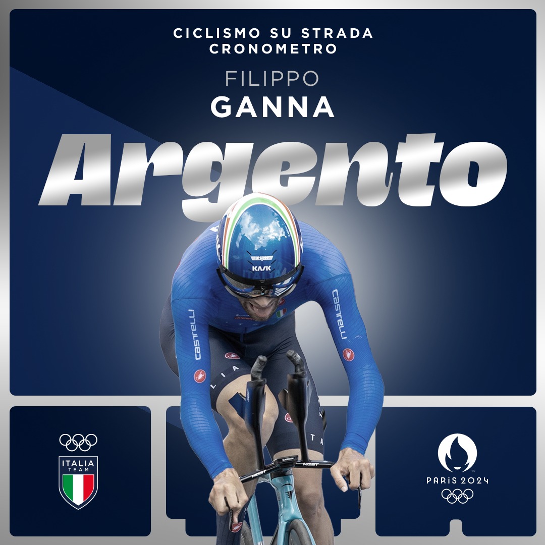 ItaliaTeam_it's tweet photo. ARGENTOOOOOOOOOO 🥈

Un finale pazzesco e Pippo è sul podio della crono!😍

Seconda medaglia olimpica per Ganna e prima per l’#ItaliaTeam a #Paris2024!

@Federciclismo https://t.co/ppttuDwWdE
