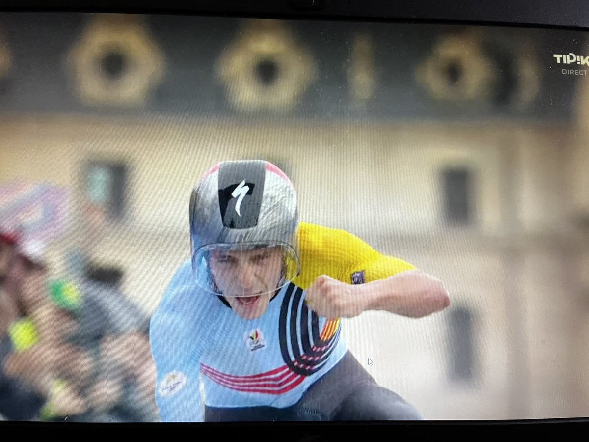 Leunis Jacques (@jacquesleunis) on Twitter photo 6 jours après sa 3e place sur <a href="/LeTour/">Tour de France™</a> Remco Evenepoel est champion olympique du contre la montre devant Ganna et Wout Van Aert !
Bravo <a href="/EvenepoelRemco/">Remco Evenepoel</a> 🥇et <a href="/WoutvanAert/">Wout van Aert</a> 🥉
Deux premières médailles pour la 🇧🇪 6 jours après sa 3e place sur <a href="/LeTour/">Tour de France™</a> Remco Evenepoel est champion olympique du contre la montre devant Ganna et Wout Van Aert !
Bravo <a href="/EvenepoelRemco/">Remco Evenepoel</a> 🥇et <a href="/WoutvanAert/">Wout van Aert</a> 🥉
Deux premières médailles pour la 🇧🇪