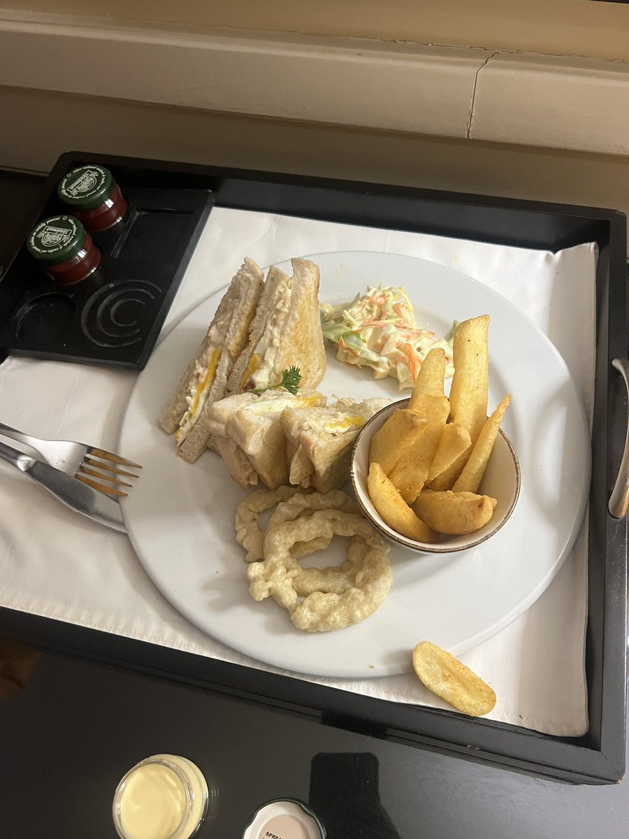 siphiweshabba's tweet image. Just like the good old days with my roommate @reneilwe06  @KaizerChiefs ✌🏿#camplife