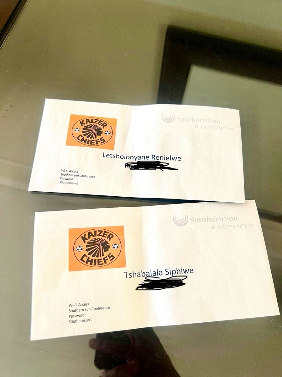 siphiweshabba's tweet image. Just like the good old days with my roommate @reneilwe06  @KaizerChiefs ✌🏿#camplife