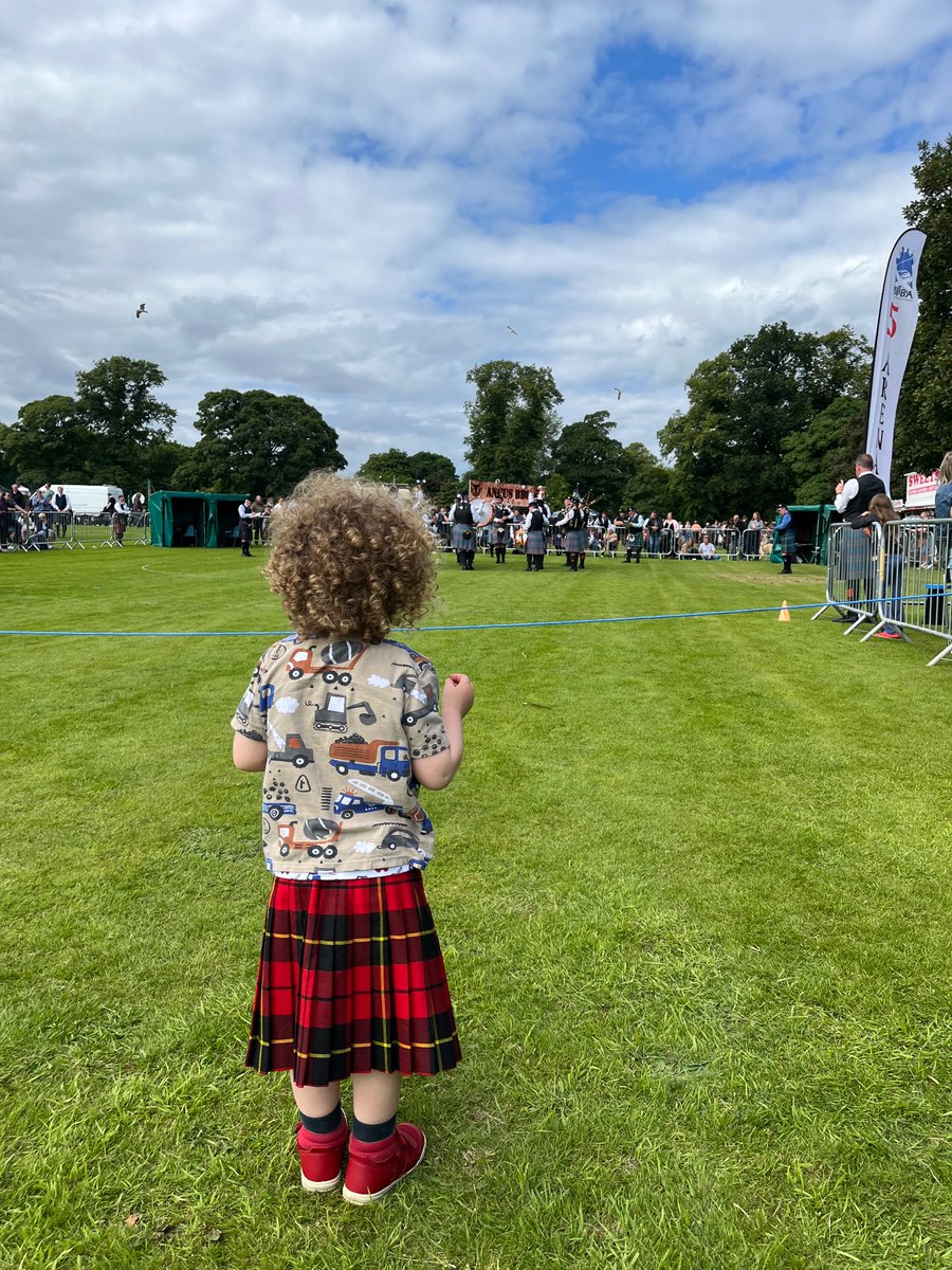 WdcLocal's tweet image. Pipe band championships at Levengrove today. Great day out.