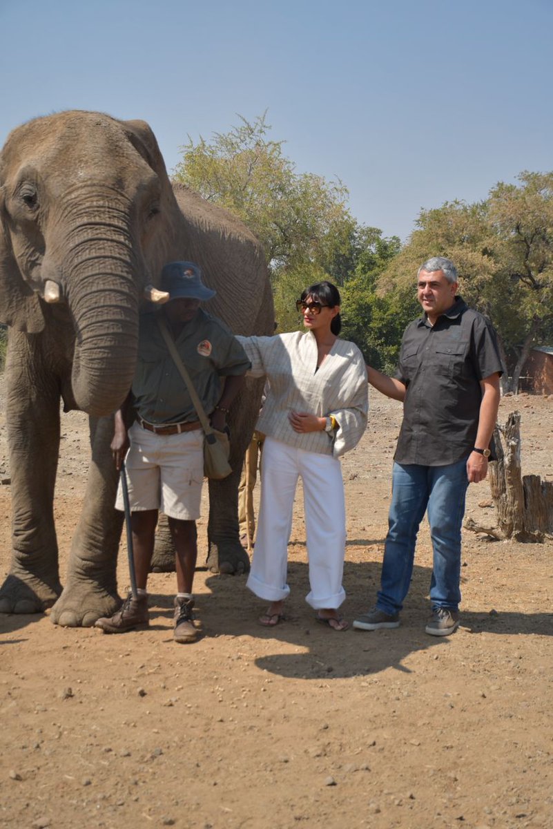UN Tourism Secretary-General Zurab Pololikashvili who is in Zimbabwe for the first United Nations Tourism Regional Forum on Gastronomy Tourism for Africa took time out of his busy schedule to pay us a visit.

#untourism
#Victoriafalls 
#visitzimbabwe