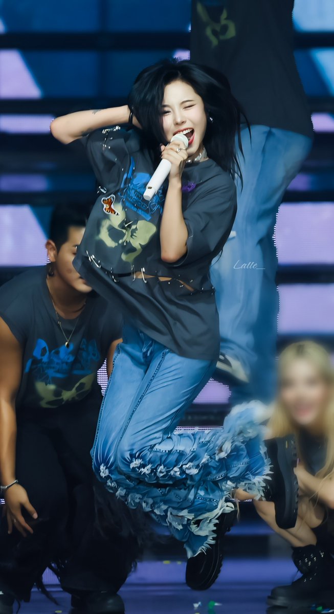 240721 Whee In 1ST WORLD TOUR : 
WHEE IN THE MOOD [BEYOND] ENCORE - Day 2

휘이~ 휘이~
저 멀리 날려보내자

#휘인 #마마무 #정휘인 #WHEEIN #mamamoo #WheeIn_1ST_WORLD_TOUR_ENCORE