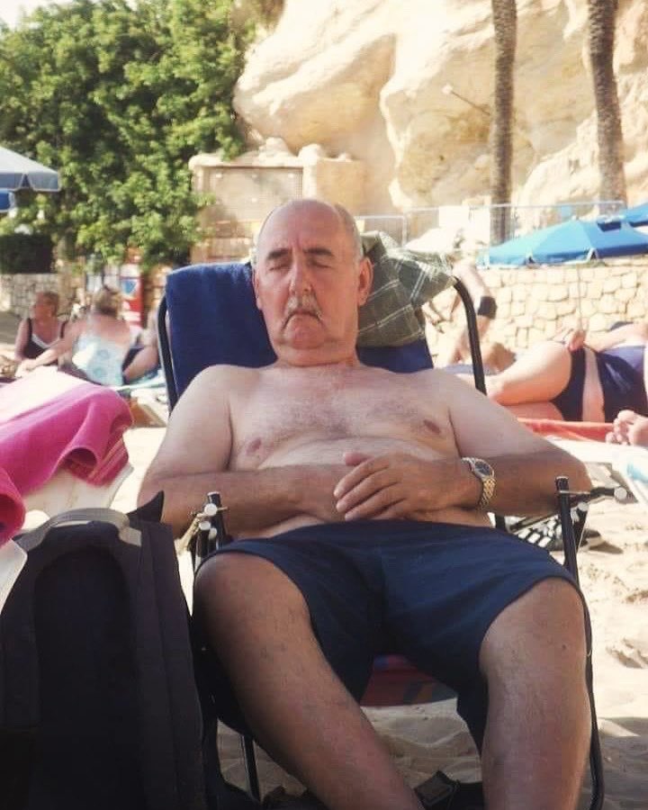 Juro que jamás volveré a pisar una playa, al menos en verano. Menudo susto me he llevado.
💔💔