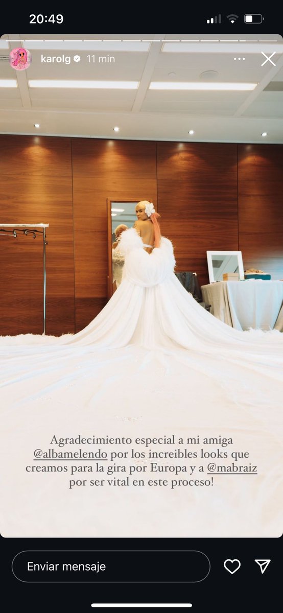 teresalepepard1's tweet photo. el vestido de sus sueños dice, Karol se casó con todos nosotros https://t.co/u7sDWcVfmT