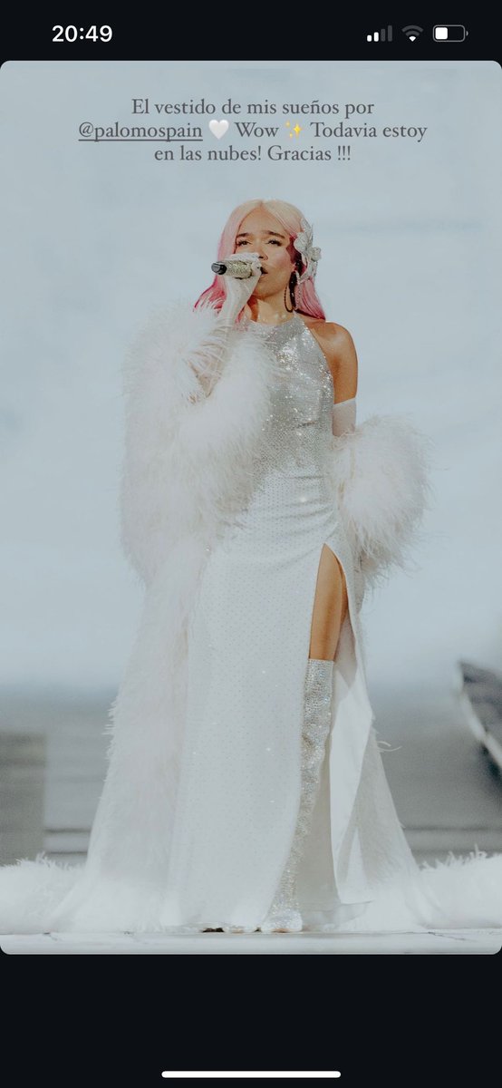 teresalepepard1's tweet photo. el vestido de sus sueños dice, Karol se casó con todos nosotros https://t.co/u7sDWcVfmT