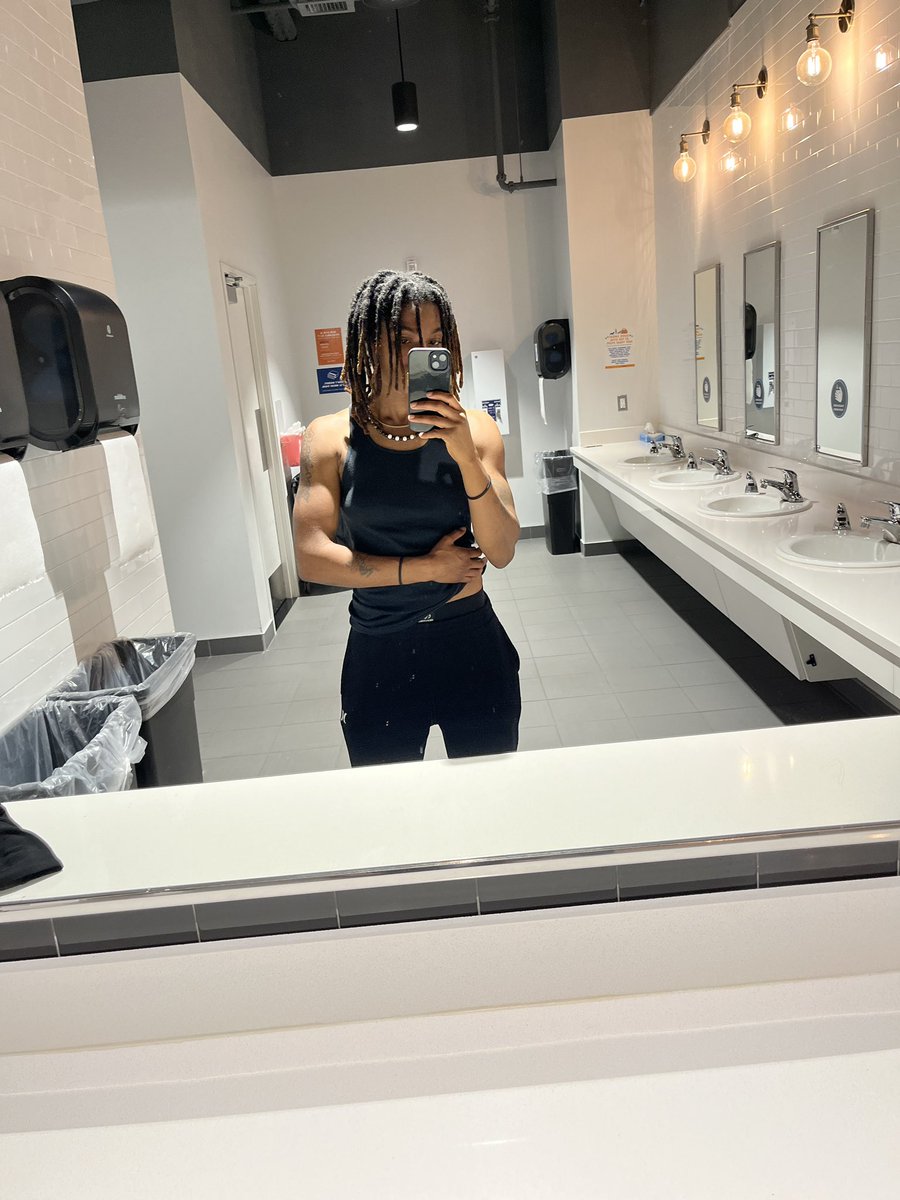 Ireeeeana's tweet photo. HI-YAAA 💪💪 https://t.co/M2ppy7QTKF