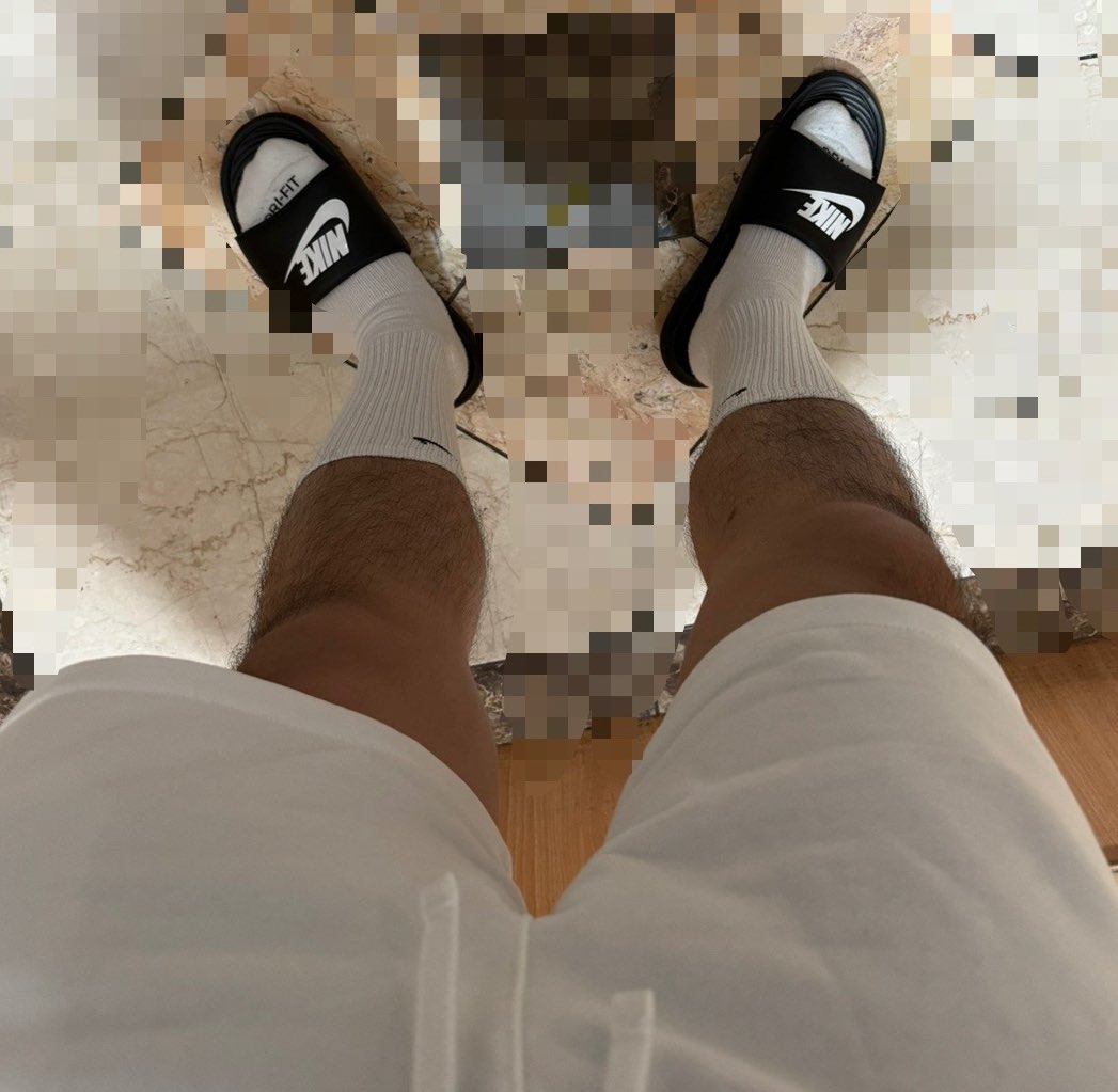 好色的穿搭
這樣走在路上一直被看
想要原味襪的可以私訊😉
#白襪控 #白襪 #白襪體育男 #原味私信購買 #原味襪