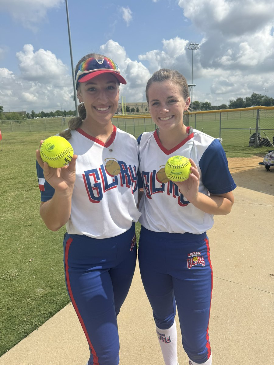 Avery Brawner (‘26) and Brodie Christensen (‘25) starting bracket play off with home runs! Great job ladies!!!