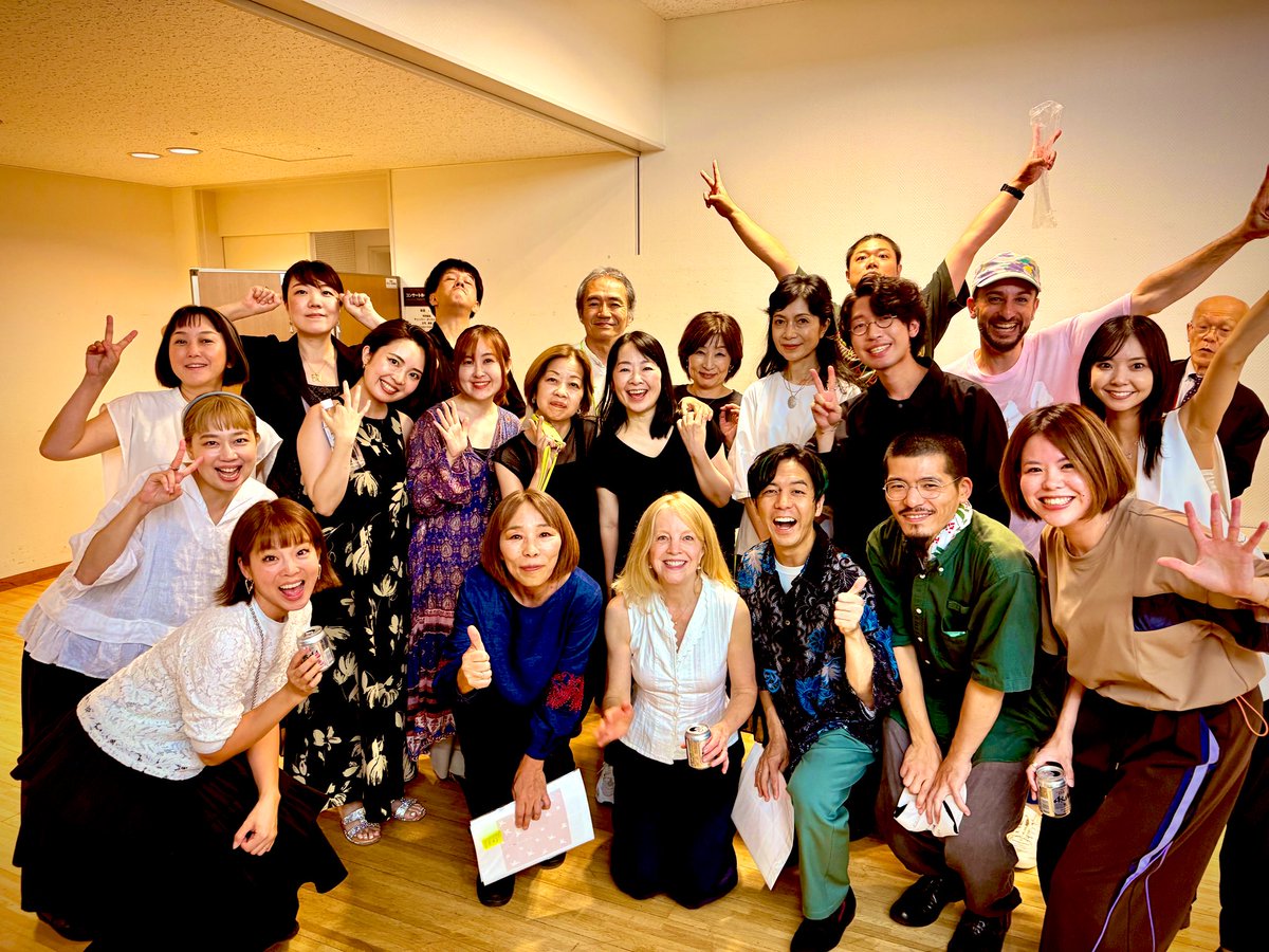 vn_723can's tweet photo. m_unitのメンバーと、終演後すぐ涙ぽろぽろこぼしたことは
美帆との絆と、美帆の大好きなマリアと公演できたことの喜びと
美しい曲を泣けるほどさらに美しく演奏したメンバーたちへの
尊敬と感動なのです

再演、求む🎻 https://t.co/DZxKfNd54J