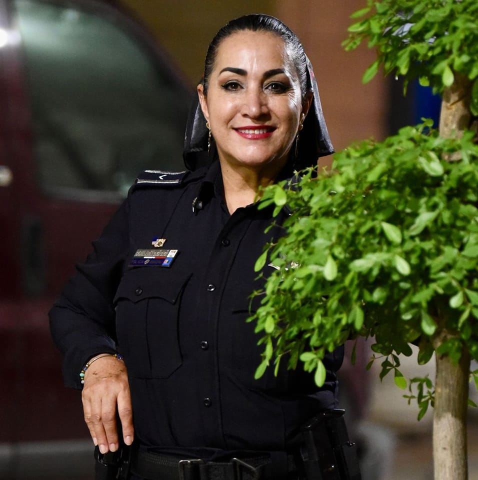 👮‍♀️ Cristina Martina García: Un ejemplo de dedicación y servicio

Por sus 22 años de dedicación en el Programa DARE en Hermosillo, Cristina ha sido reconocida a nivel internacional como la Instructora del Año 2024. 🌟👮‍♀️

Con 27 años de servicio en la corporación policial, su