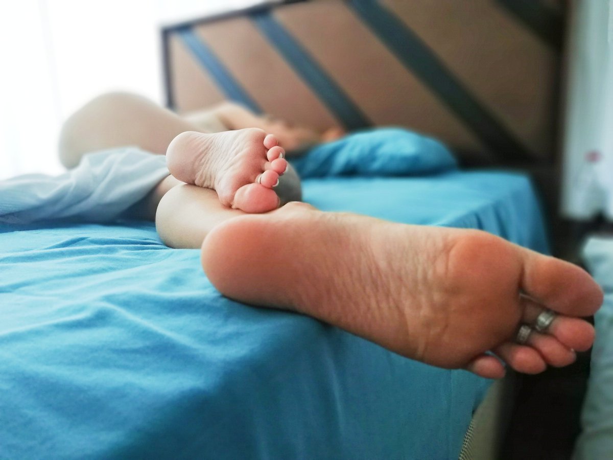 It's kind of a repost but I love how pink and tasty  my soles look in this one. Don't you agree? 💓