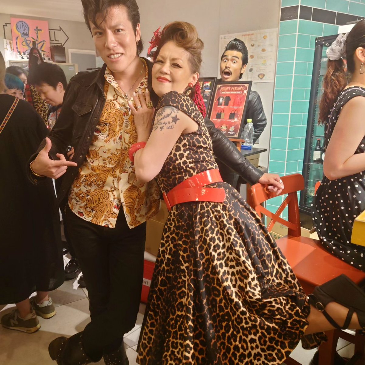 yoko39267370's tweet image. 死苦夜露ツアー始まりましたー🎊
大好きな3バンドのツアーなんて、楽しいしかない👯
杮落としは制服のヒュウワンピ🐆いじって頂けて何よりです🙏
踊り倒しましたわよ🎶
ステキな東京の2泊3日❤️
#死苦夜露ツアー
#JohnnyPandora
#TheNeatBeats
#SA
#TopBeatClub