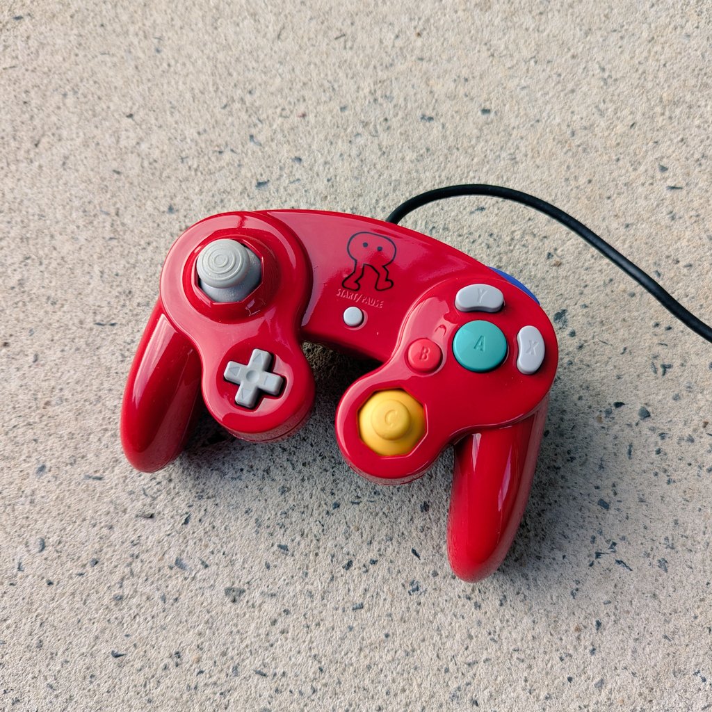 RoseDrawsThings's tweet image. BREAKING NEWS: pikuniku gamecube controller