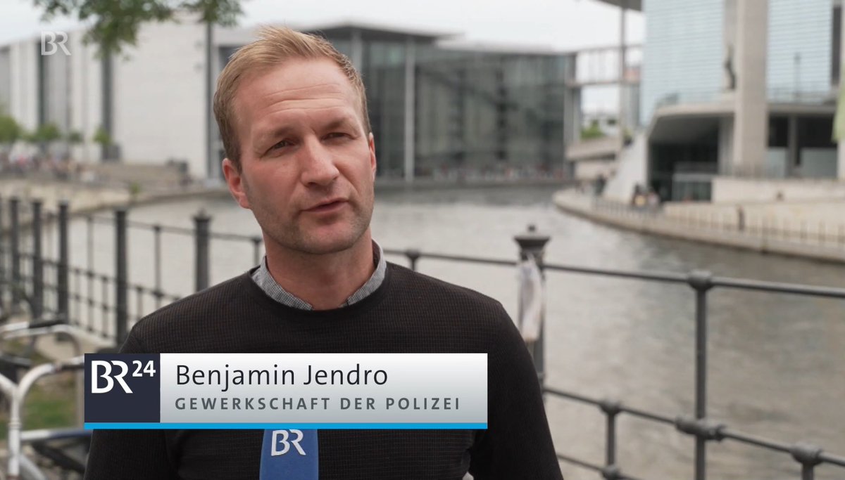 „Erleben organisierte Banden, die über Sprengstoff verfügen. Leider setzen die Banken nicht flächendeckend auf Abschreckungsmechanismen - Einbruchhemmenden Nachtschutz, Vernebelungsanlagen, gute Videotechnik“ <a href="/Djeron7/">Benjamin Jendro</a> bei <a href="/BR24/">BR24</a> zu Automatensprengung ardmediathek.de/video/br24/gel…