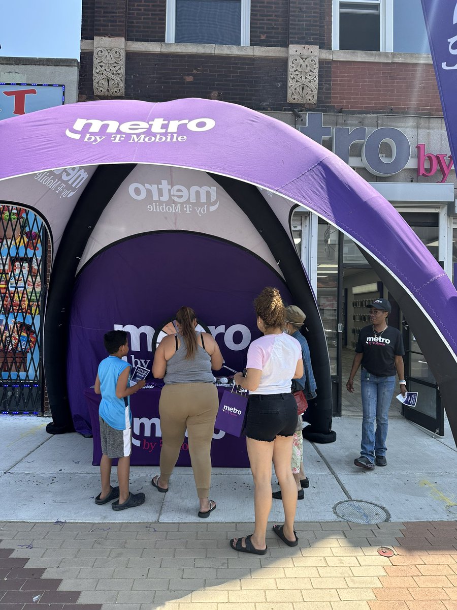 Eduardo Orozco (@eddie_oro_) on Twitter photo South Chicago Community come to 91st and Commercial @MetrByTMobile Take advantage of our Amazing offers and there will also be a Taco truck and Ice Cream Truck!! Event ends 2pm!! <a href="/WinstonAwadzi/">Winston Awadzi</a> <a href="/LizMorelos3/">Liz Morelos</a> <a href="/thayesnet/">Terry Hayes</a> #southchicago #metroflex South Chicago Community come to 91st and Commercial @MetrByTMobile Take advantage of our Amazing offers and there will also be a Taco truck and Ice Cream Truck!! Event ends 2pm!! <a href="/WinstonAwadzi/">Winston Awadzi</a> <a href="/LizMorelos3/">Liz Morelos</a> <a href="/thayesnet/">Terry Hayes</a> #southchicago #metroflex