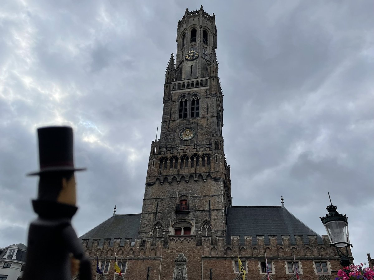 En la preciosa ciudad de Brujas, en Bélgica. Una ciudad de cuento. 

#layton #profesorlayton #vacaciones #verano #professorlayton #brujas #bruges #belgica #Belgique