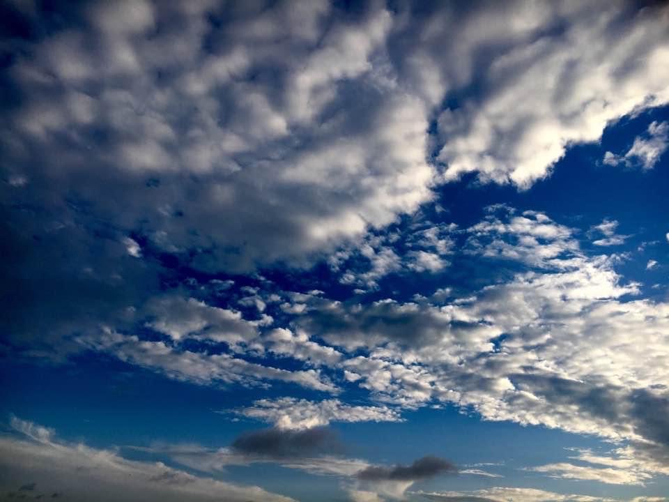 outmybackdoor7's tweet image. I love this #textured photo of the #clouds against the #bluest #sky.