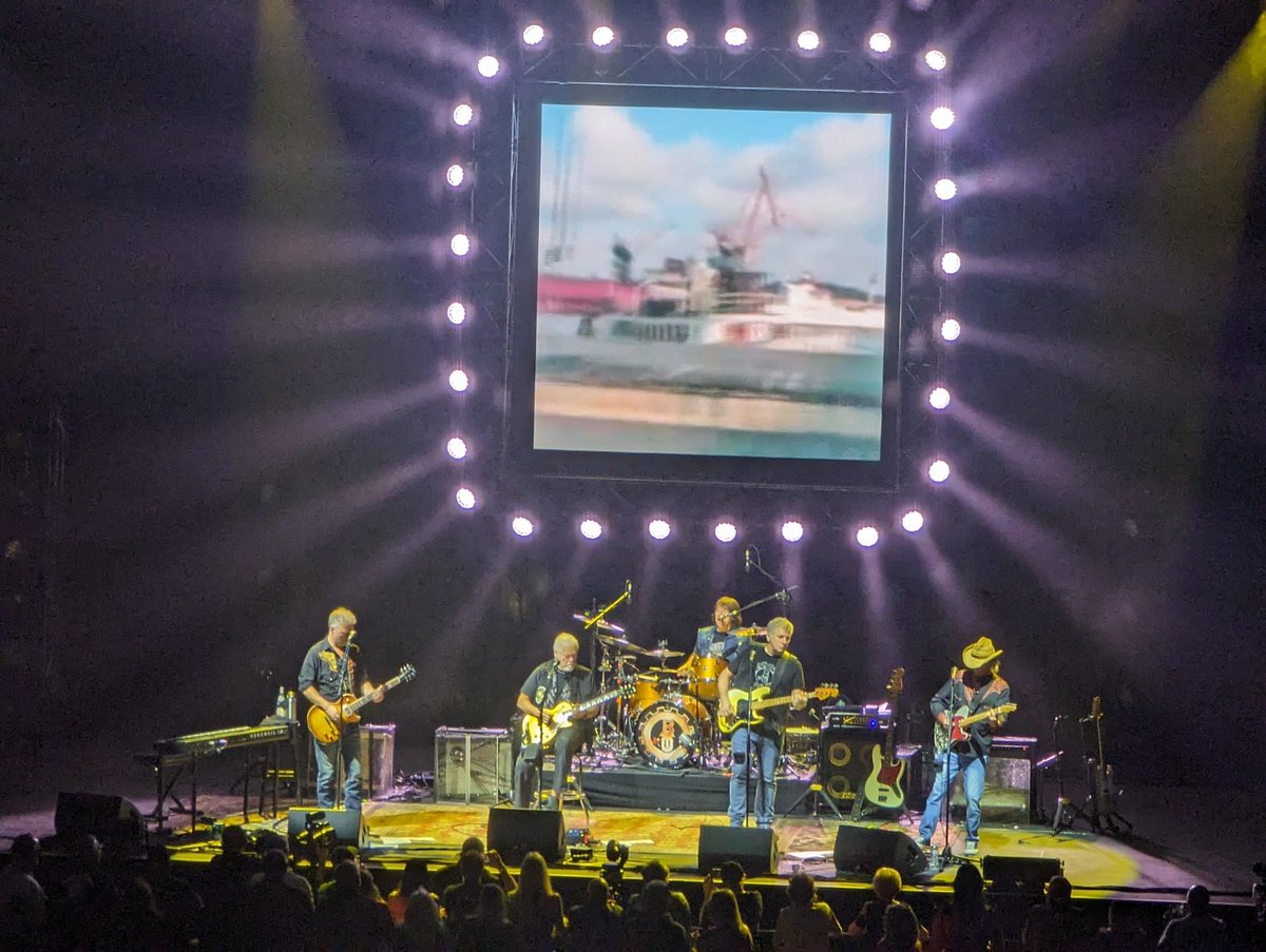 evenstephen123's tweet photo. @RnRNationlive @RnRliveRadio Bachman Turner Overdrive (they played mostly Guess Who) https://t.co/fxMvQpCfVf